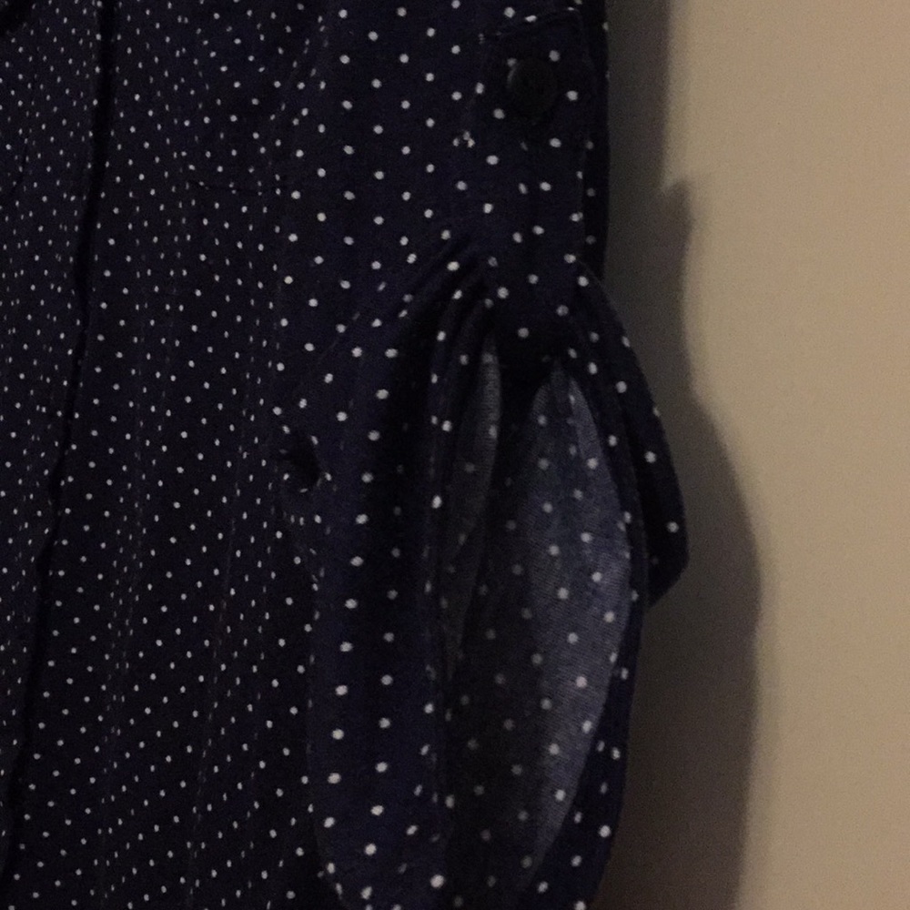 Tops - Picture 4 of 5